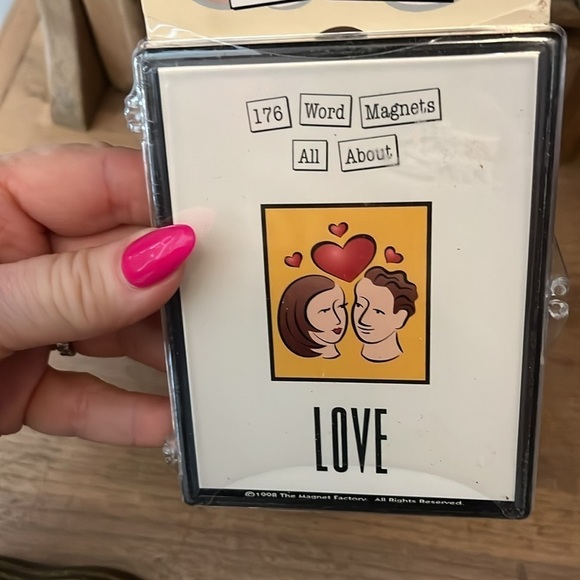 Vintage Love Word Magnets by The Magnet Factory 176 Magnets About Love 1998 NWT - Picture 2 of 5